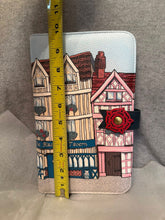 Load image into Gallery viewer, Vendula London Heritage: Tudor Travel Wallet
