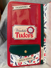 Load image into Gallery viewer, Vendula London Heritage: Tudor Travel Wallet